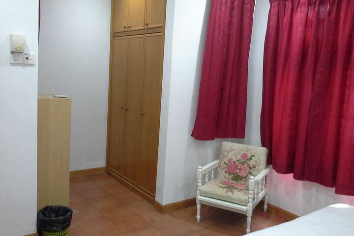Room 2 of 51
