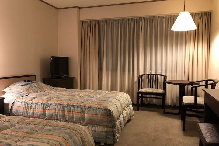 Room 5 of 26