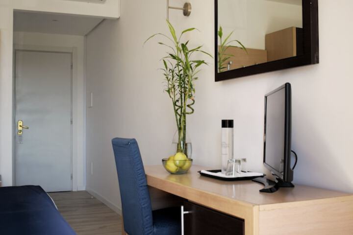 Room 6 of 34