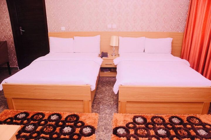 Room 6 of 35