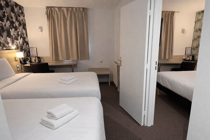 Room 8 of 62