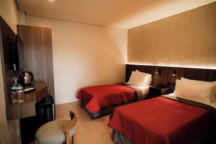 Room 4 of 19