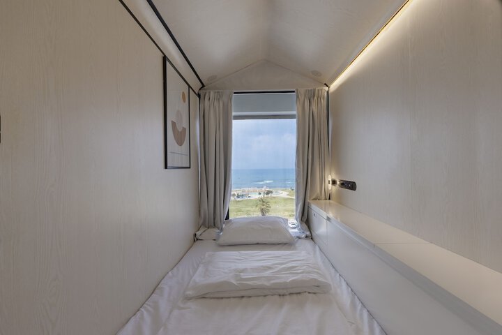 Room 15 of 25