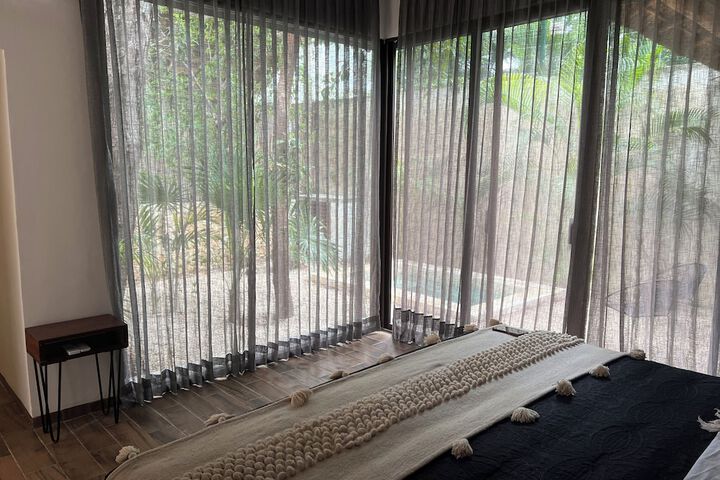 Room 10 of 111