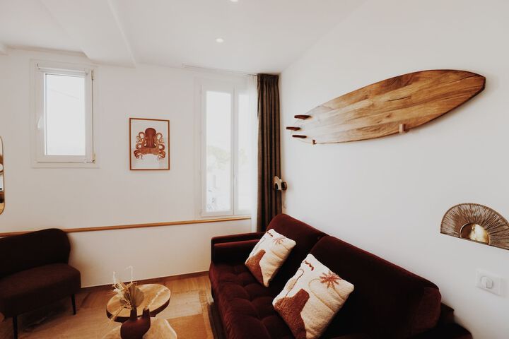 Room 34 of 165