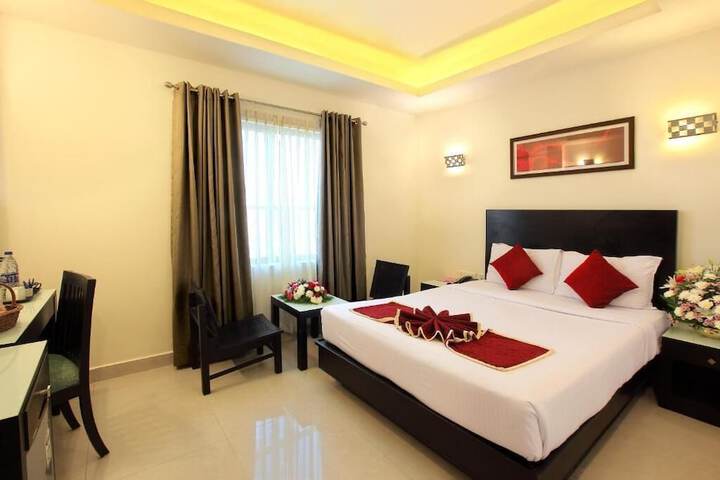 Room 4 of 9