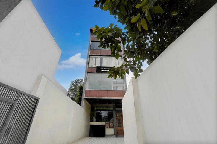 Super Townhouse Varanasi City Station Formerly S Kumar Inn
