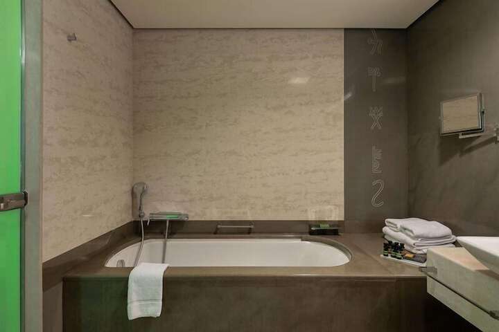 Room 297 of 425