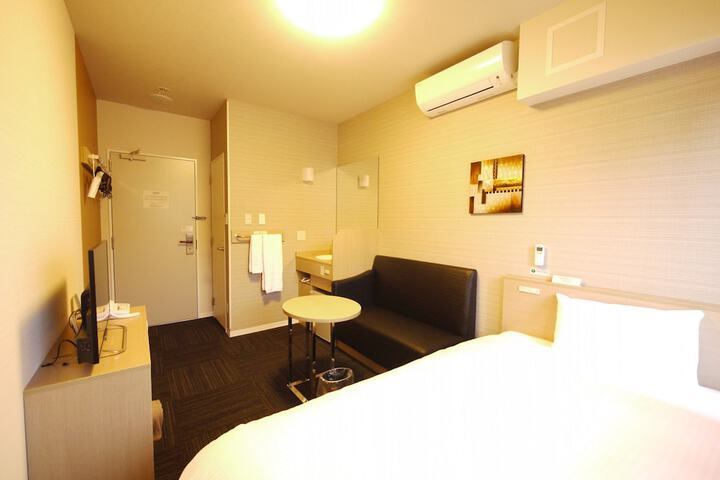 Room 3 of 19