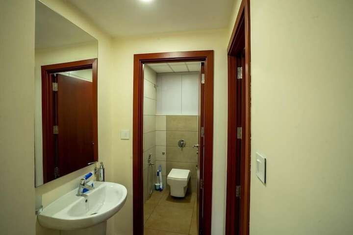 Room 8 of 10