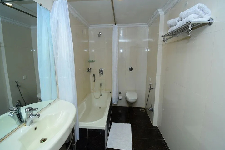 Room 9 of 22