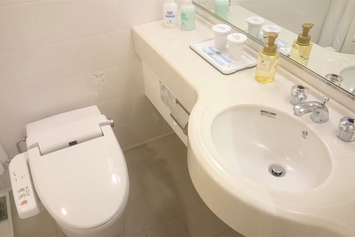 Clean Restrooms