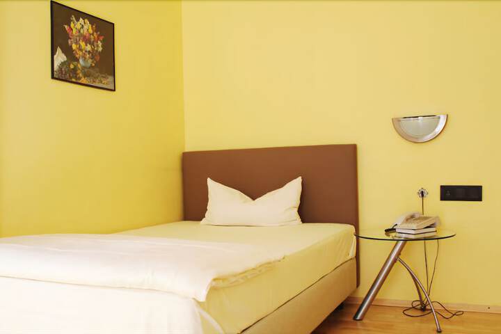 Room 14 of 30