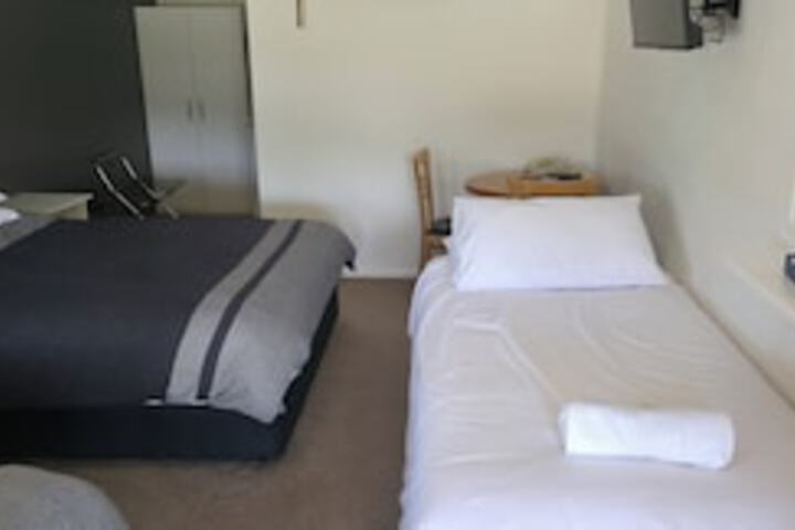 Room 10 of 84