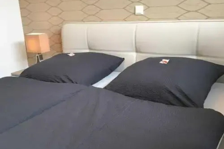 Room 3 of 18