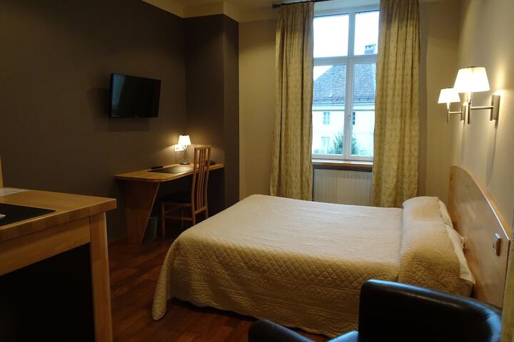 Room 14 of 26
