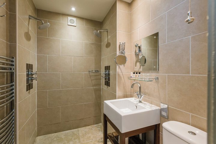 Clean Restrooms