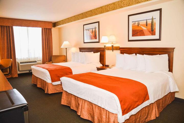 2 Queen Beds (3 of 3)