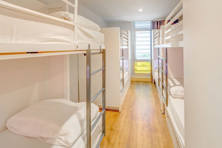 Room 10 of 65