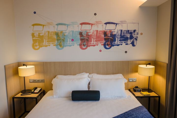 Room 16 of 65