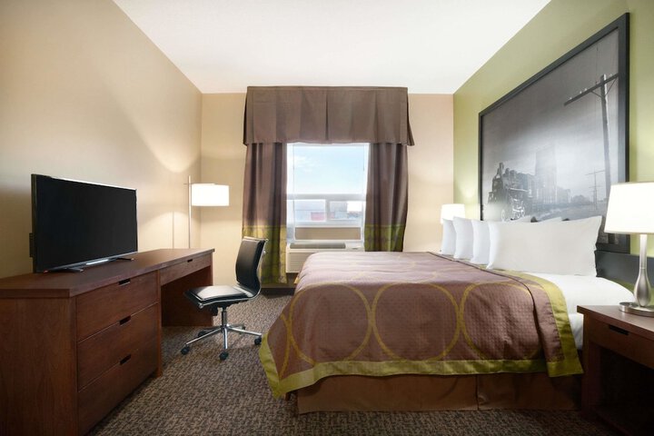 Room 8 of 47