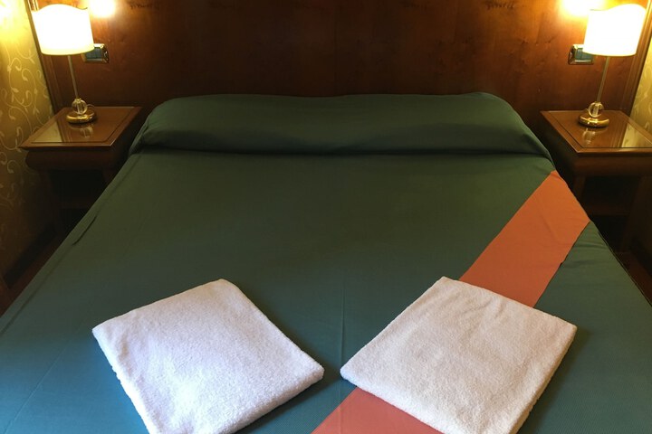 Room 24 of 48