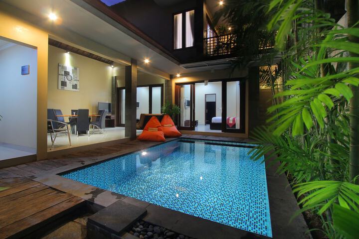 Pool Hotel