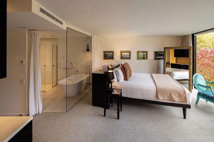 Room 22 of 85