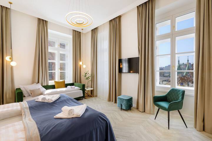 Room 42 of 97