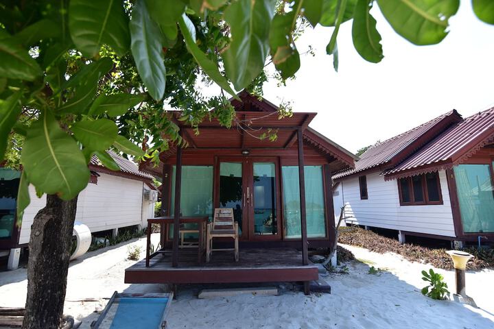 Room 9 of 72