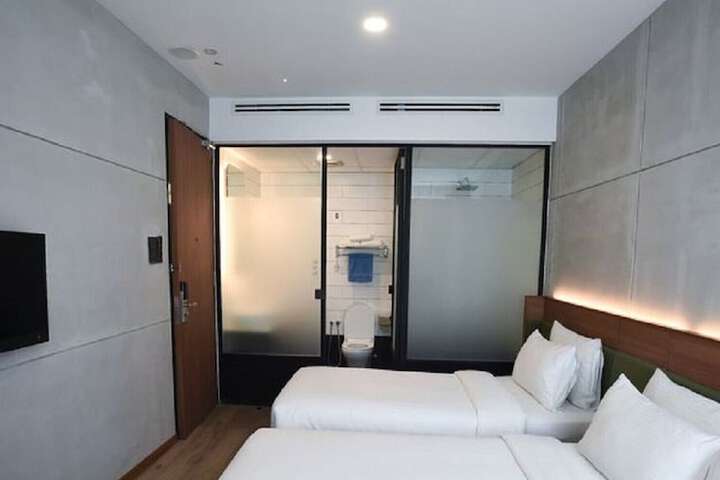 Room 51 of 101
