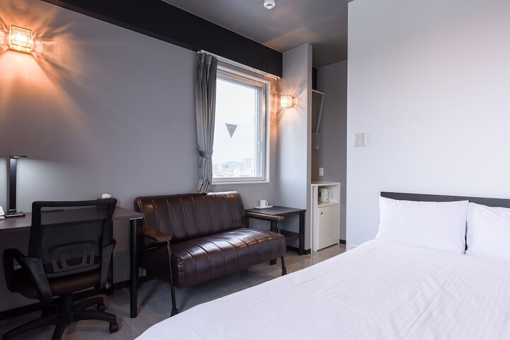 Room 7 of 19