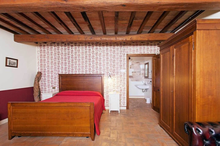 Room 6 of 31