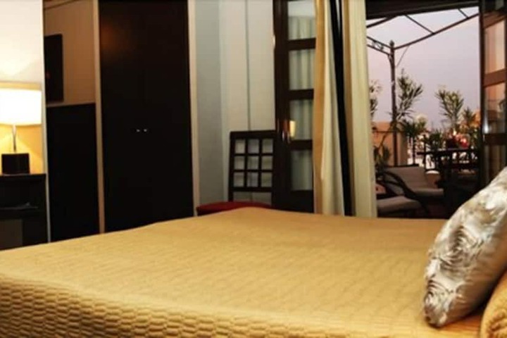 Lounge 50 of 87