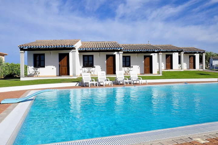 Pool 15 of 49