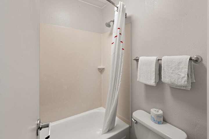 Room 18 of 34