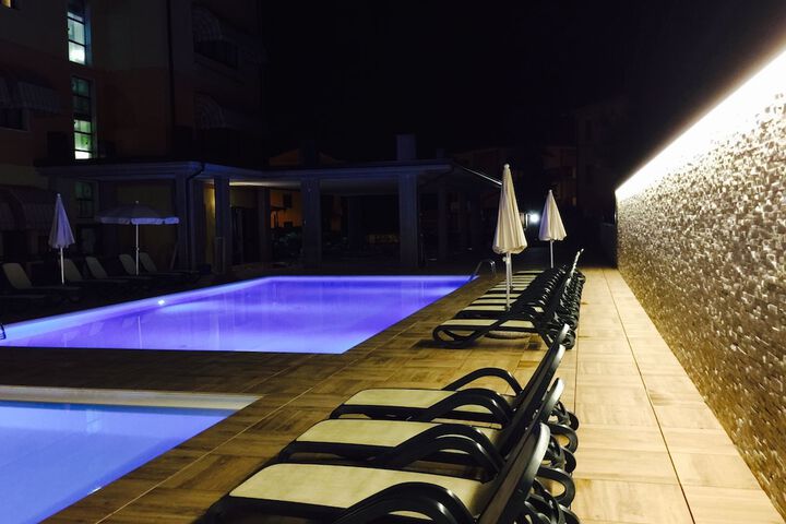 Pool Hotel