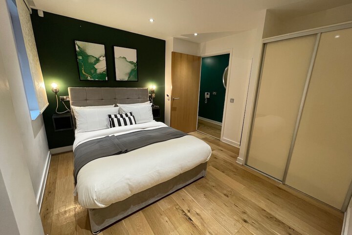 Room 51 of 296