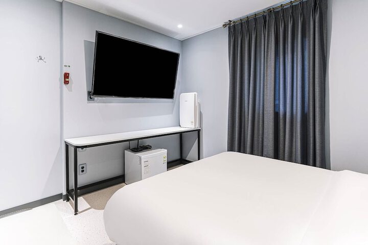 Room 5 of 78