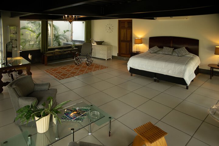 Room 18 of 113