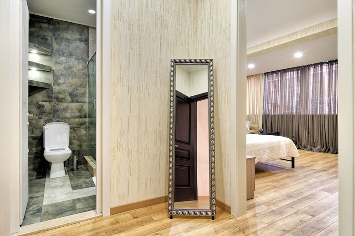 Room 9 of 36