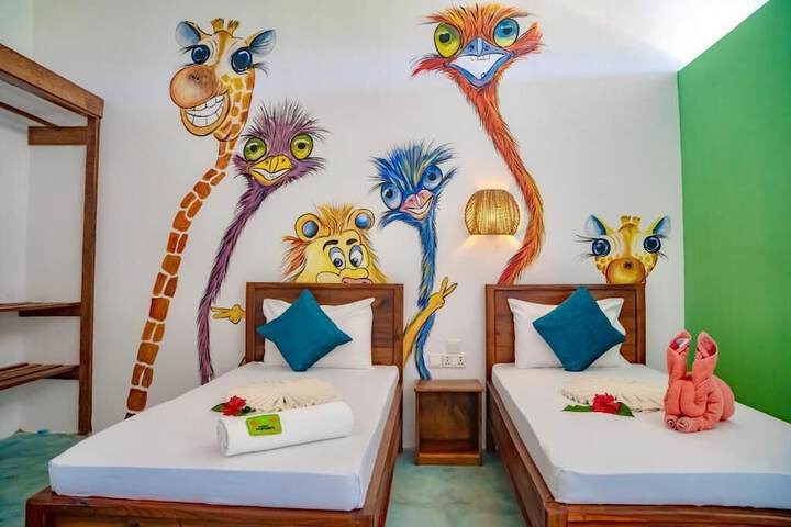 Room 9 of 29