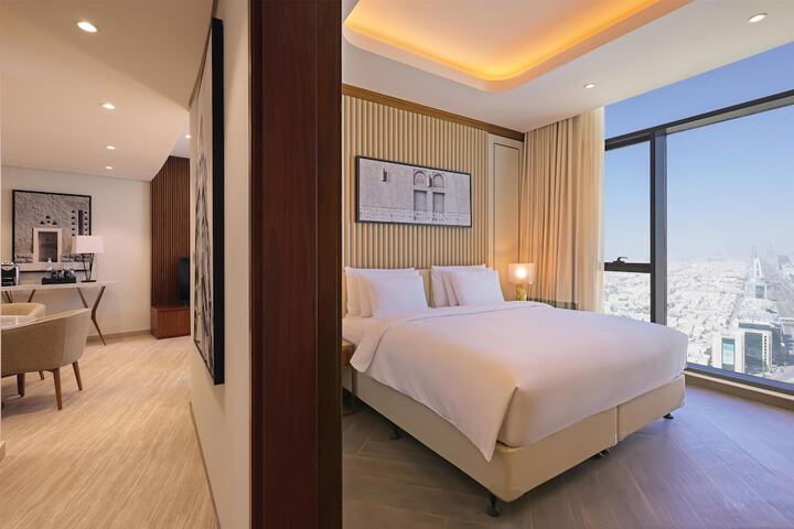 Room 8 of 125