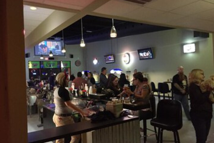 Lounge 96 of 102