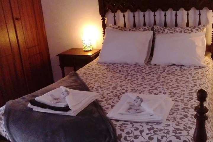 Room 4 of 9