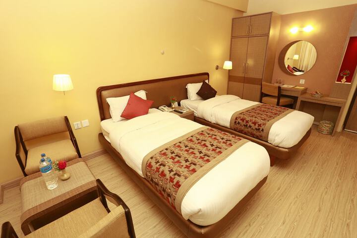 Room 12 of 16