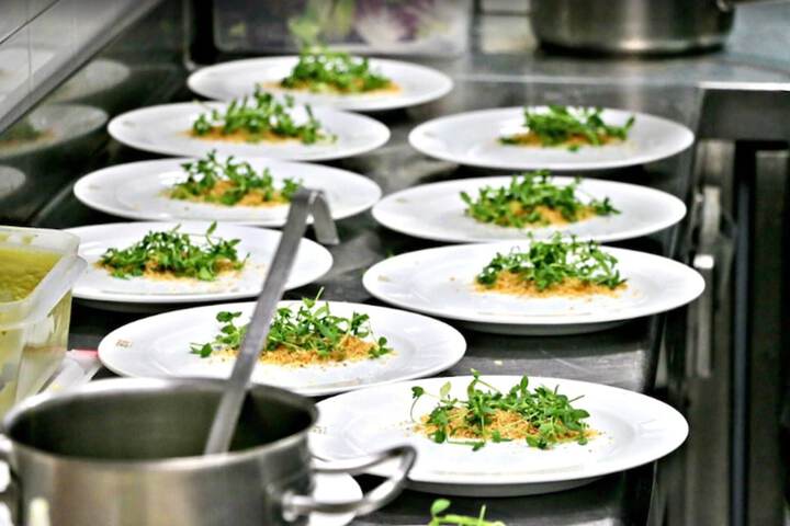 Dining 24 of 53