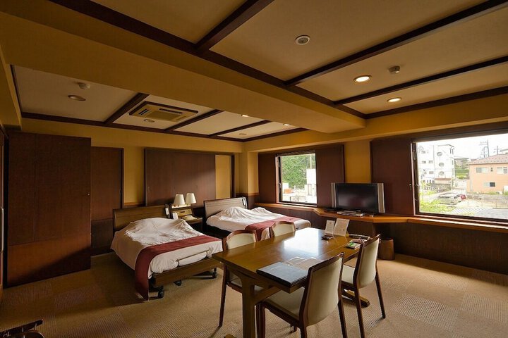 Room 12 of 73