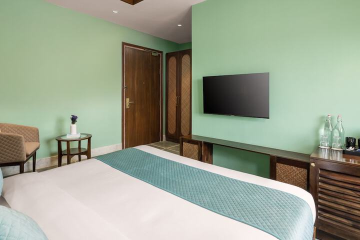 Room 8 of 20