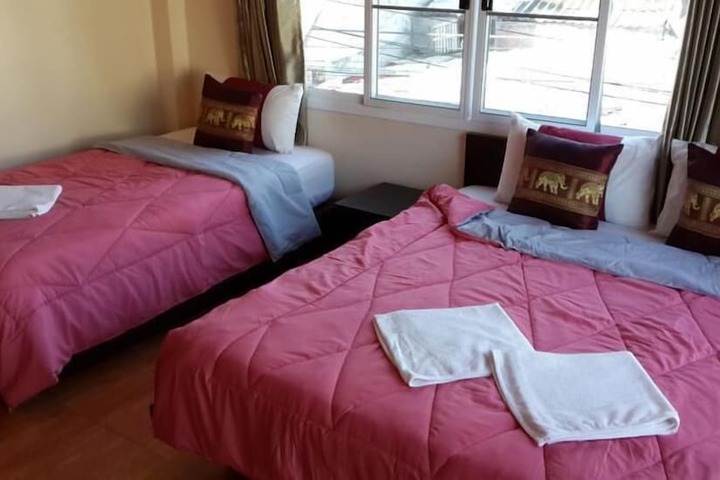 Room 3 of 20